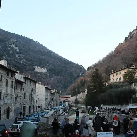 Dom wakacyjny Charming House In With Mountain View *